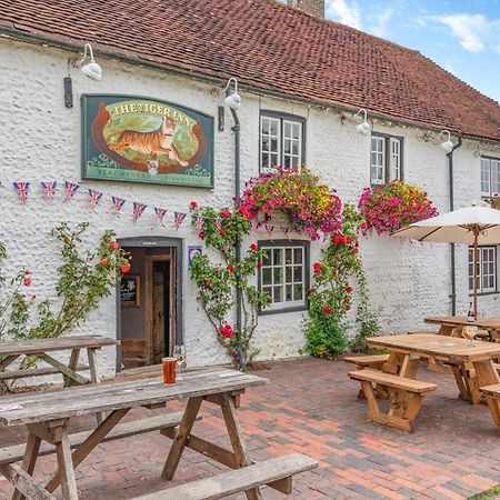 Tiger Inn - Catherine Eastdean Экстерьер фото